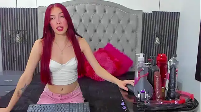 Snapshot of danna_flame chatting on 8, 1, 2025 danna flame online show from 8, 1, 2025