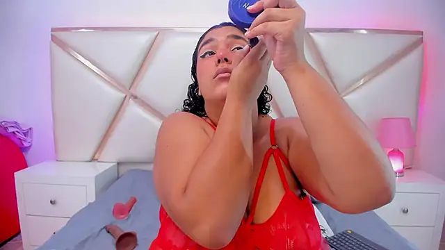 Tiffanymiller00 online show from 16, 12, 2025