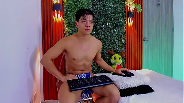 Valentino  X online show from 28, 10, 2025