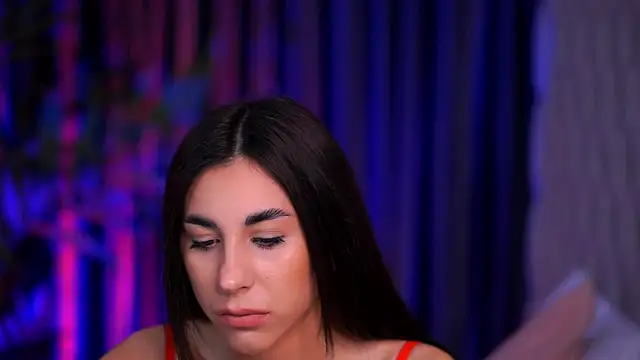 LaraSin online show from 6, 1, 2025