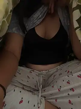 Snapshot of devi_01 chatting on 3, 1, 2025 devi 01 online show from 3, 1, 2025