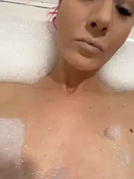 Snapshot of SweetSolez chatting on 1, 12, 2025 SweetSolez online show from 1, 12, 2025