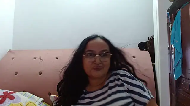 GiaNahomi online show from 14, 2, 2025