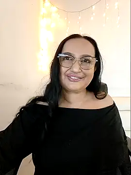 GiaNahomi online show from 14, 1, 2025