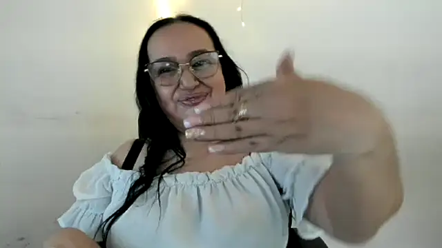 GiaNahomi online show from 26, 1, 2025