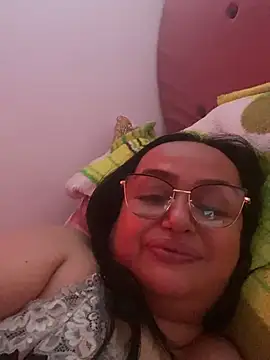 GiaNahomi online show from 5, 1, 2025