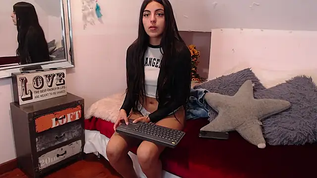 Snapshot of katia_bss chatting on 7, 3, 2025 katia bss online show from 7, 3, 2025