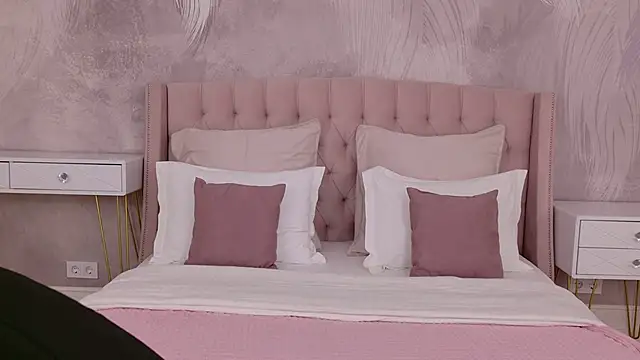 milaleoneli online show from 22, 2, 2026