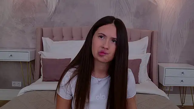 milaleoneli online show from 1, 2, 2026