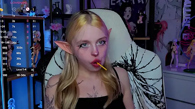 HildaEvatt online show from 5, 10, 2025
