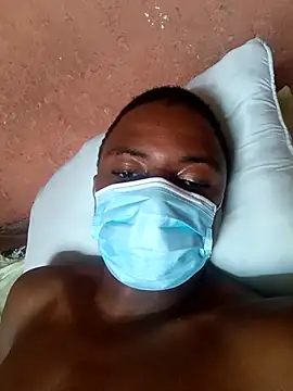 Snapshot of Eggxplant chatting on 13, 11, 2025 Eggxplant online show from 13, 11, 2025