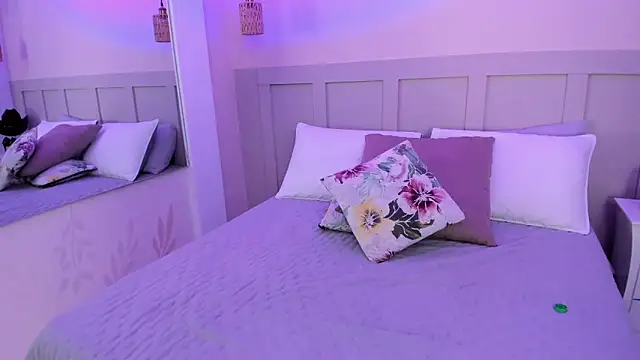 MartinaGuzmann online show from 1, 4, 2026