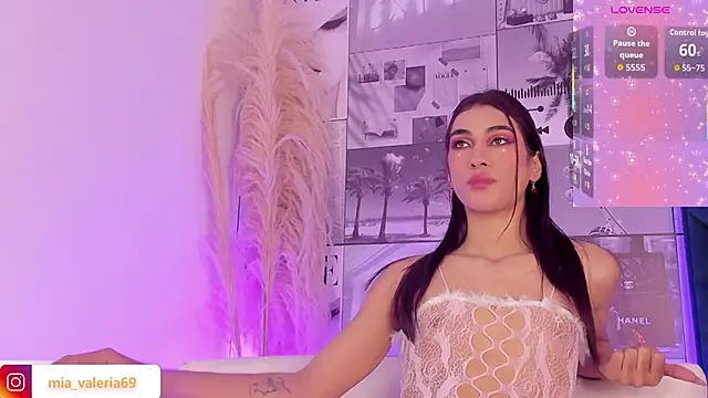 MiaCavallii  online show from 27, 11, 2025