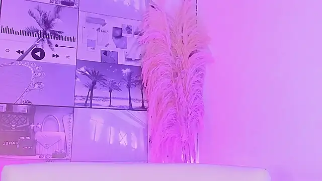 MiaCavallii  online show from 2, 11, 2025