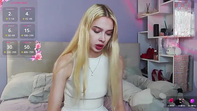 Snapshot of White_Lioness chatting on 15, 9, 2025 White Lioness online show from 15, 9, 2025