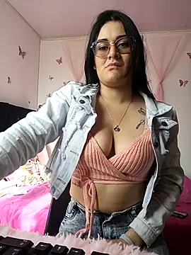 Snapshot of Hanna_Kinsley chatting on 13, 3, 2025 Hanna Kinsley online show from 13, 3, 2025