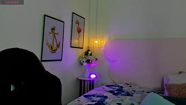 Snapshot of naomiii__ chatting on 29, 9, 2025 naomiii online show from 29, 9, 2025