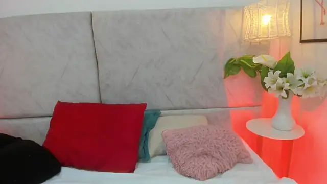 naomiii   online show from 4, 3, 2026