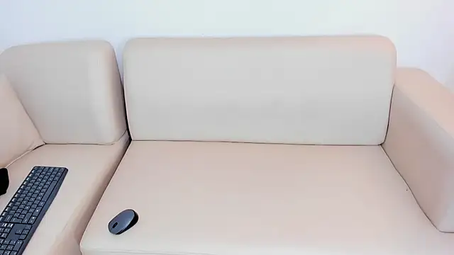 Snapshot of naomiii__ chatting on 25, 2, 2025 naomiii online show from 25, 2, 2025