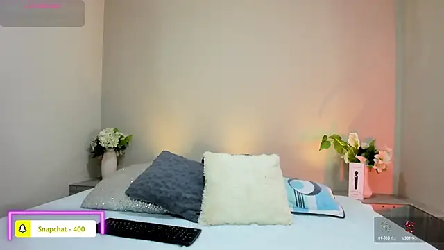 naomiii   online show from 17, 4, 2026