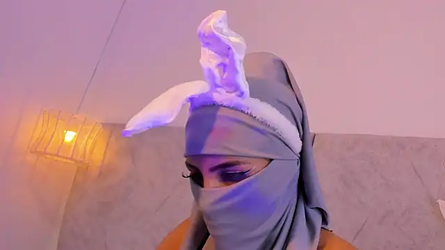 naomiii   online show from 10, 11, 2025