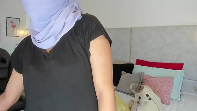 naomiii   online show from 18, 12, 2025