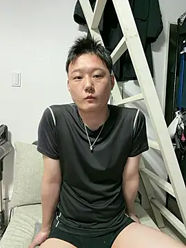 Snapshot of tuki_fu chatting on 5, 5, 2026 tuki fu online show from 5, 5, 2026