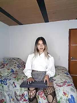 Snapshot of Karolgood3 chatting on 23, 3, 2025 Karolgood3 online show from 23, 3, 2025