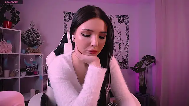 EmmaKeam online show from 9, 1, 2025