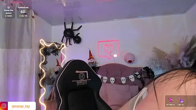 Snapshot of Amara_tay chatting on 25, 10, 2025 Amara tay online show from 25, 10, 2025