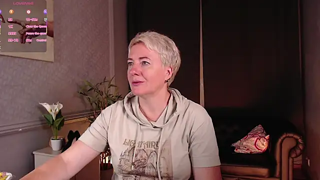 Snapshot of Nika_Smit chatting on 9, 8, 2026 Nika Smit online show from 9, 8, 2026