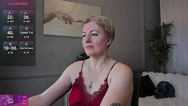 Nika Smit online show from 2, 2, 2025