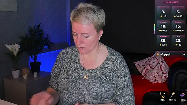 Nika Smit online show from 5, 4, 2026