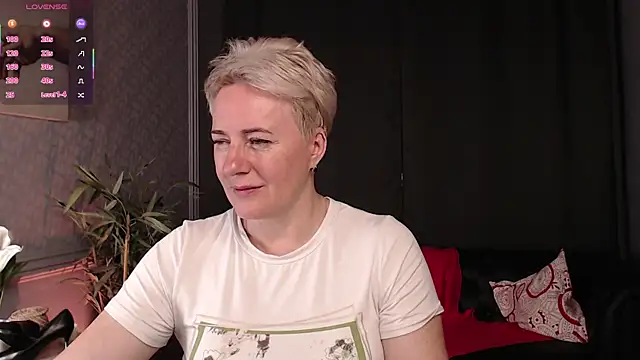 Snapshot of Nika_Smit chatting on 10, 7, 2026 Nika Smit online show from 10, 7, 2026