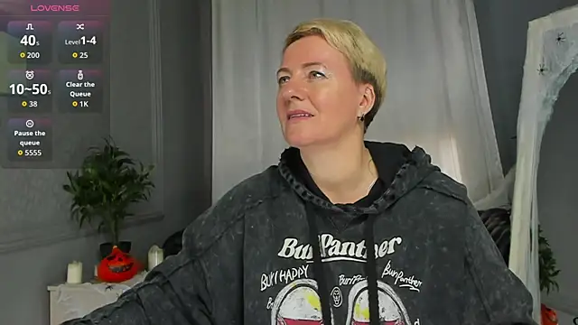 Nika Smit online show from 31, 10, 2025