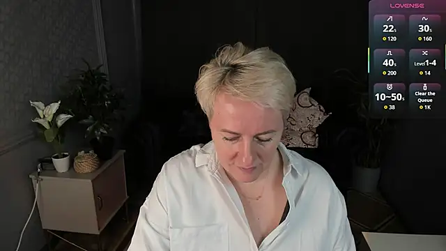 Nika Smit online show from 6, 3, 2026