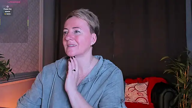 Nika Smit online show from 7, 6, 2026