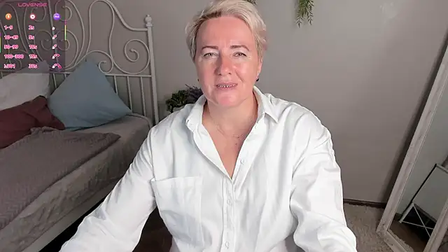 Snapshot of Nika_Smit chatting on 7, 8, 2026 Nika Smit online show from 7, 8, 2026