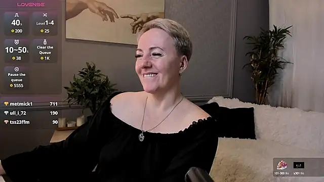 Nika Smit online show from 2, 3, 2025