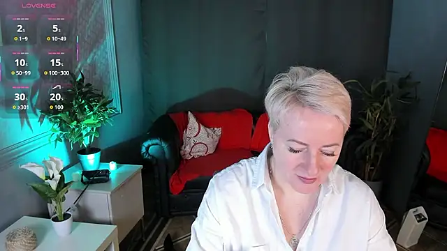 Nika Smit online show from 7, 2, 2026