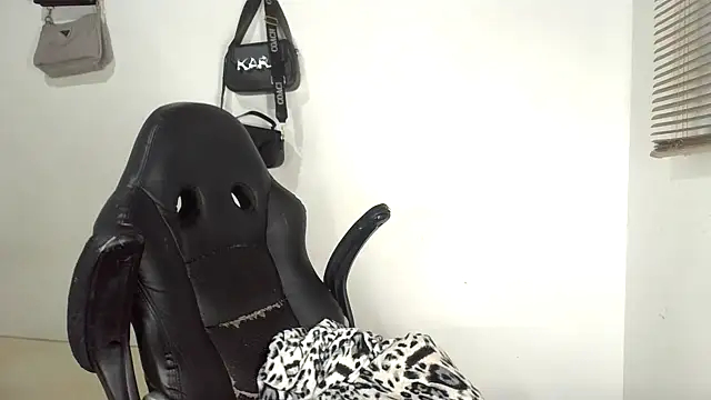 bigcrisblack online show from 4, 10, 2025