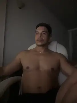 Snapshot of estebandelouis chatting on 28, 1, 2025 estebandelouis online show from 28, 1, 2025