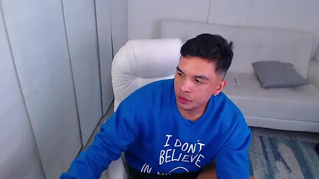 Snapshot of estebandelouis chatting on 17, 2, 2025 estebandelouis online show from 17, 2, 2025