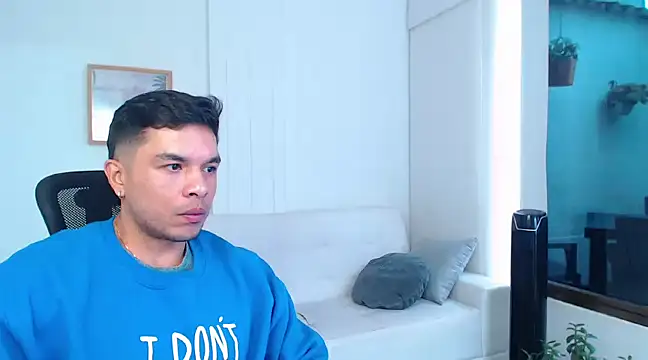 Snapshot of estebandelouis chatting on 18, 2, 2025 estebandelouis online show from 18, 2, 2025