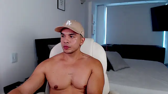 Snapshot of estebandelouis chatting on 28, 1, 2025 estebandelouis online show from 28, 1, 2025