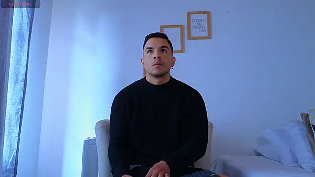 Snapshot of estebandelouis chatting on 23, 2, 2026 estebandelouis online show from 23, 2, 2026