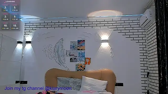 cute stefania online show from 8, 3, 2025