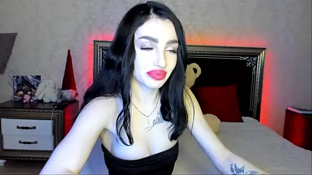 NancyLovee  online show from 13, 2, 2025