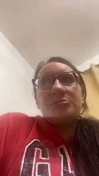Snapshot of gloria7v05 chatting on 7, 7, 2026 gloria7v05 online show from 7, 7, 2026