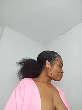 Snapshot of gianna_smith chatting on 18, 5, 2026 gianna smith online show from 18, 5, 2026
